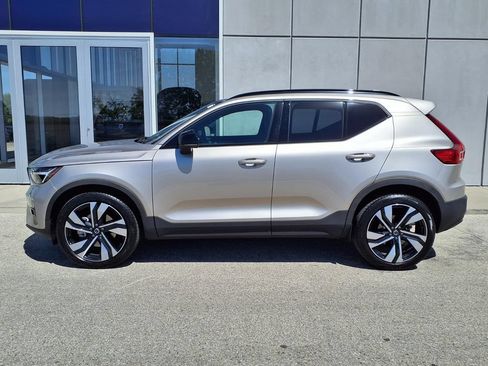 Certified 2023 Volvo XC40 B5 Plus w/ Climate Package AWD/4WD image 3