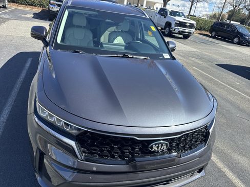 Used 2021 Kia Sorento S image 3