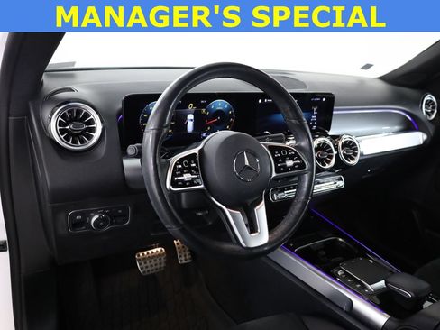 Used 2022 Mercedes-Benz GLB 250 4MATIC image 27