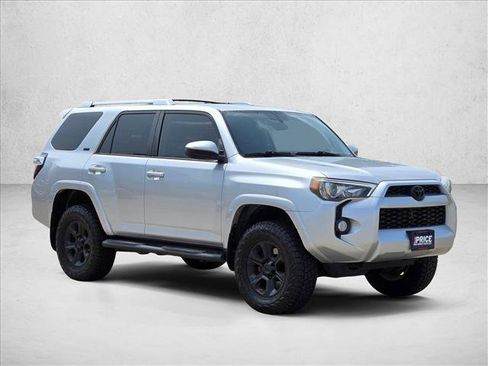 Used 2016 Toyota 4Runner SR5 RWD image 3