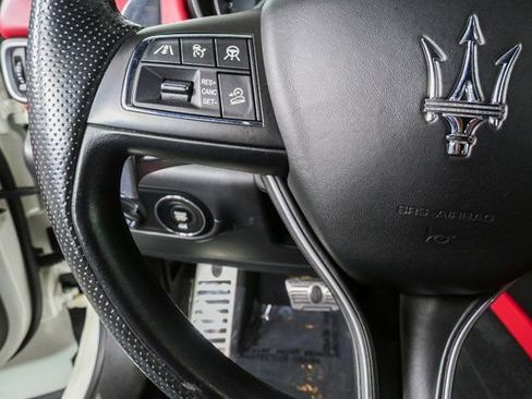 Used 2019 Maserati Levante S GranSport image 11