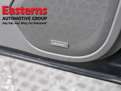 Used 2021 GMC Acadia SLT w/ Preferred Package image 23