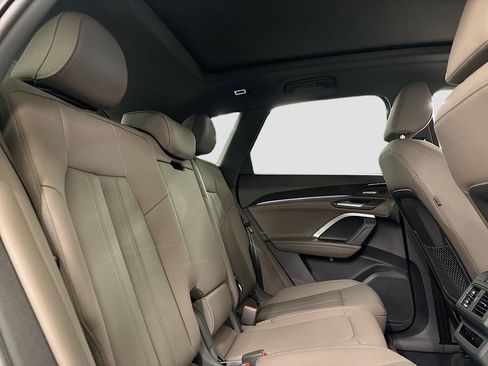 New 2025 Audi Q5 2.0T Premium Plus image 16