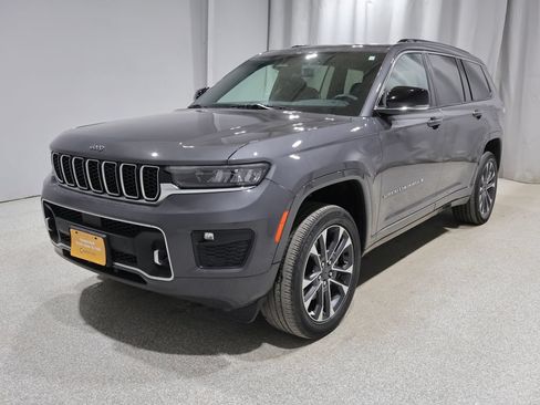 Used 2023 Jeep Grand Cherokee L Overland w/ Luxury Tech Group IV AWD/4WD image 7