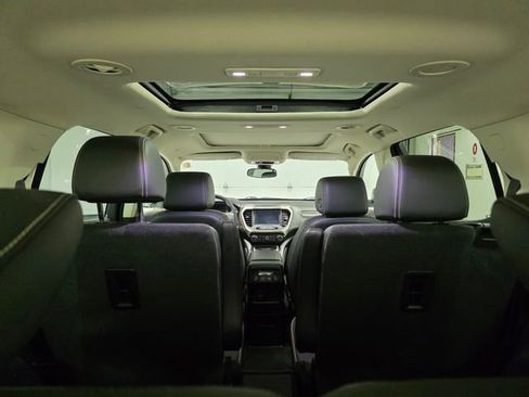 Used 2023 GMC Acadia Denali w/ Trailering Package image 9