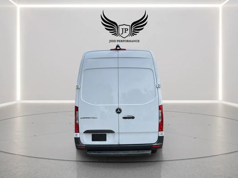 Used 2024 Mercedes-Benz eSprinter 170 Cargo image 11