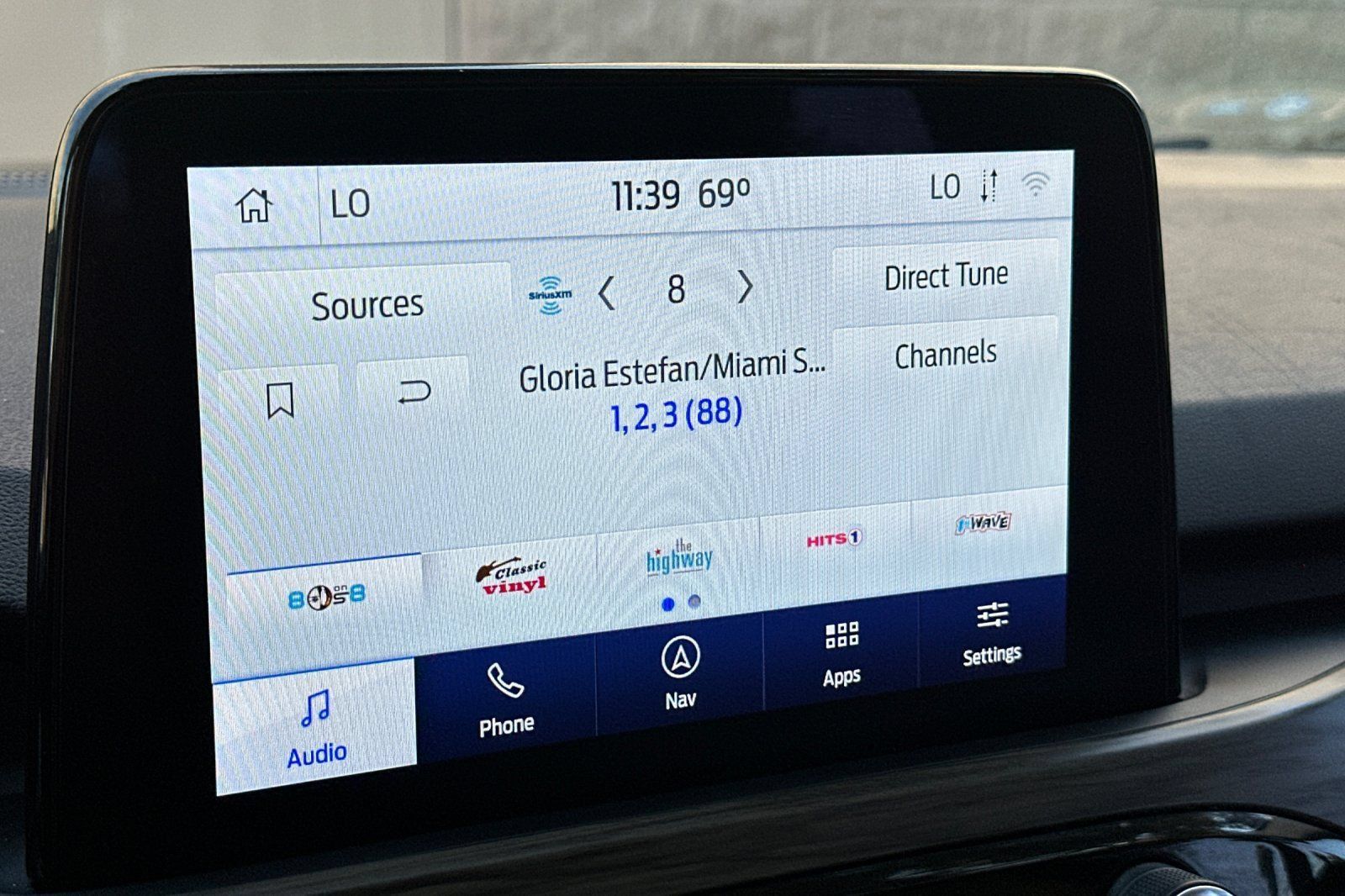 Used 2020 Ford Escape Titanium FWD image 17