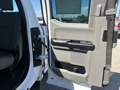 Used 2017 Ford F250 XL w/ Power Equipment Group AWD/4WD image 28