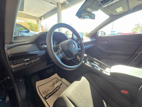Used 2024 Honda Accord EX image 10