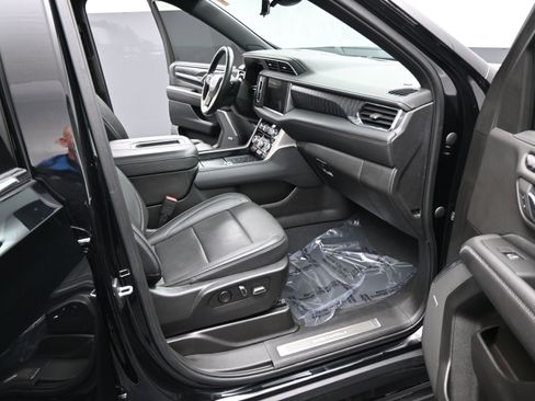 Used 2023 GMC Yukon Denali w/ Advanced Technology Package image 21