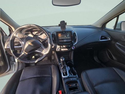 Used 2017 Chevrolet Cruze Premier w/ Enhanced Convenience Package image 10