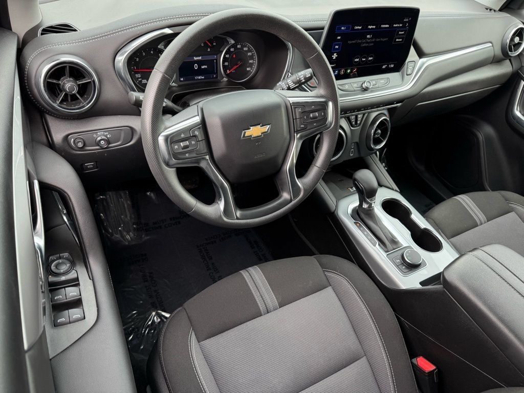 Used 2024 Chevrolet Blazer LT w/ Convenience Package FWD image 24