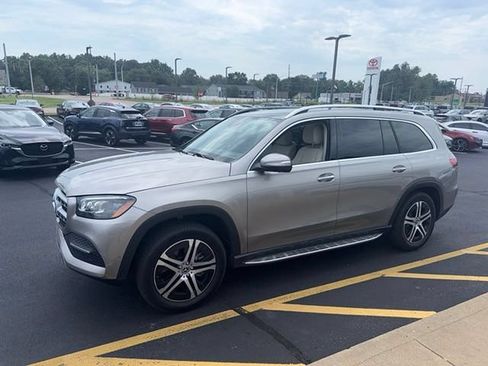 Used 2020 Mercedes-Benz GLS 450 4MATIC image 2
