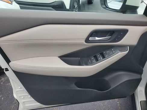 Certified 2023 Nissan Rogue SL w/ SL Premium Package FWD image 11