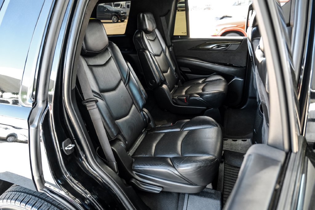 Used 2020 Cadillac Escalade Platinum AWD/4WD image 39