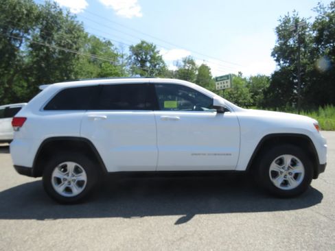 Used 2015 Jeep Grand Cherokee Laredo w/ Quick Order Package 23E AWD/4WD image 4