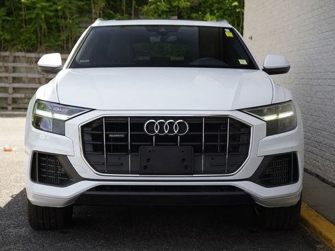 Used 2019 Audi Q8 Premium w/ Convenience Package AWD/4WD image 9