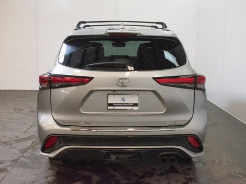 Used 2023 Toyota Highlander XSE AWD/4WD image 5