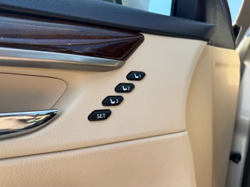 Used 2015 Lexus ES 350 w/ Ultra Luxury Package FWD image 26