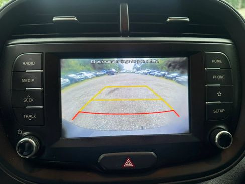 Used 2020 Kia Soul LX FWD image 17