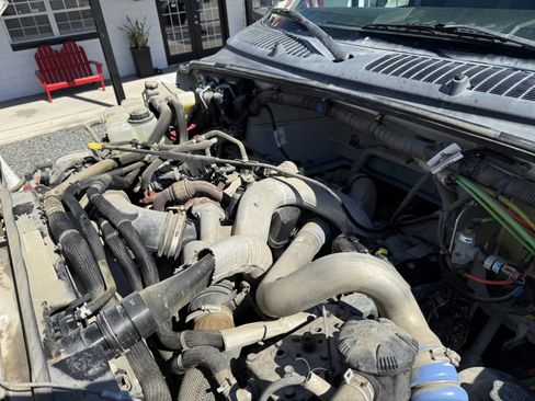 Used 2022 Ford F750 2WD Crew Cab Super Duty image 17