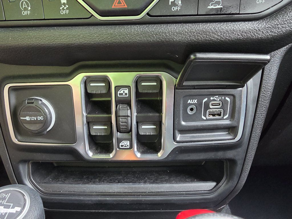 Used 2024 Jeep Wrangler Unlimited Sport AWD/4WD image 31