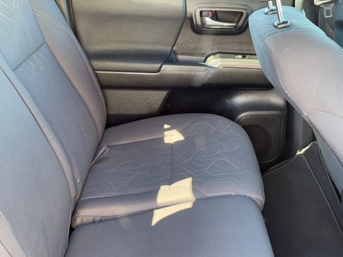 Used 2017 Toyota Tacoma TRD Sport w/ Tow Package image 11