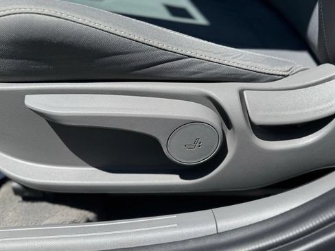 Used 2024 Hyundai Elantra SEL FWD image 21