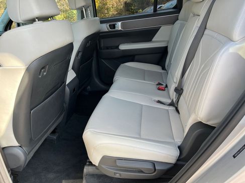 Used 2025 Hyundai Santa Fe SEL image 21