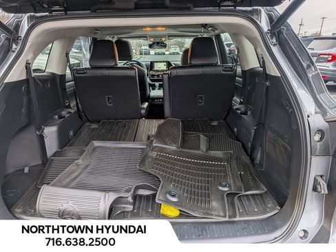 Used 2022 Toyota Highlander XLE image 37