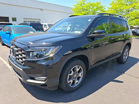 Used 2023 Honda Passport TrailSport image 3