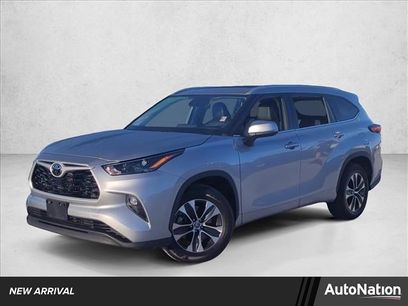 Used 2022 Toyota Highlander XLE