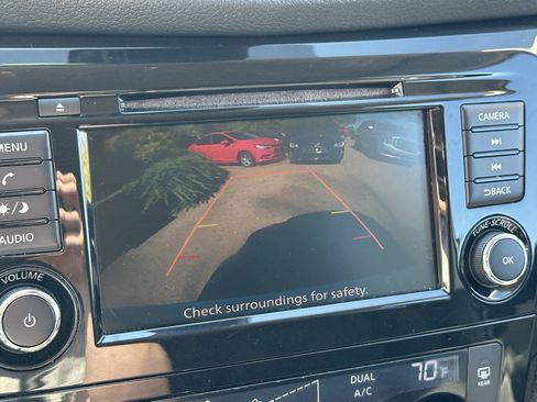 Used 2019 Nissan Rogue SV FWD image 15