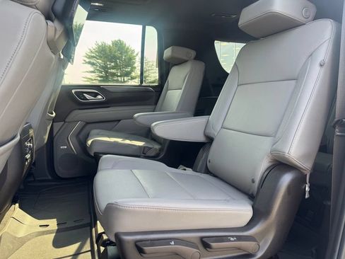 Used 2024 Chevrolet Suburban Z71 w/ Luxury Package AWD/4WD image 26