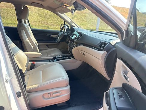 Used 2021 Honda Pilot Touring image 29