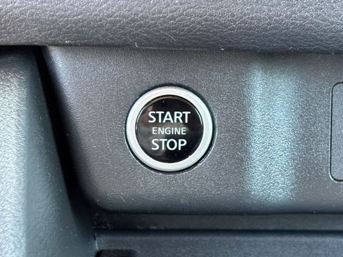Used 2023 Nissan Rogue S FWD image 22