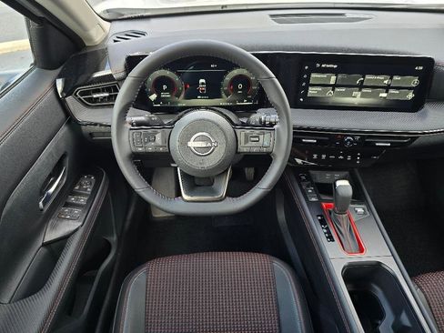 New 2025 Nissan Kicks SR image 13