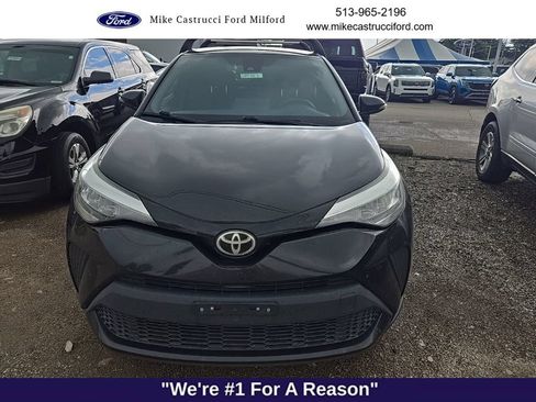 Used 2020 Toyota C-HR XLE FWD image 2