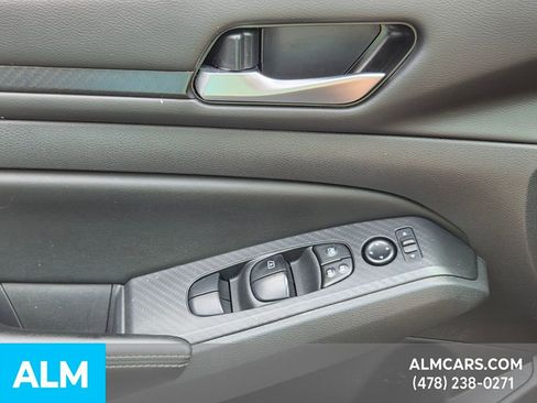 Used 2025 Nissan Altima 2.5 SV image 26