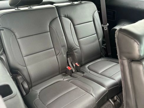 Used 2017 GMC Acadia SLT image 17