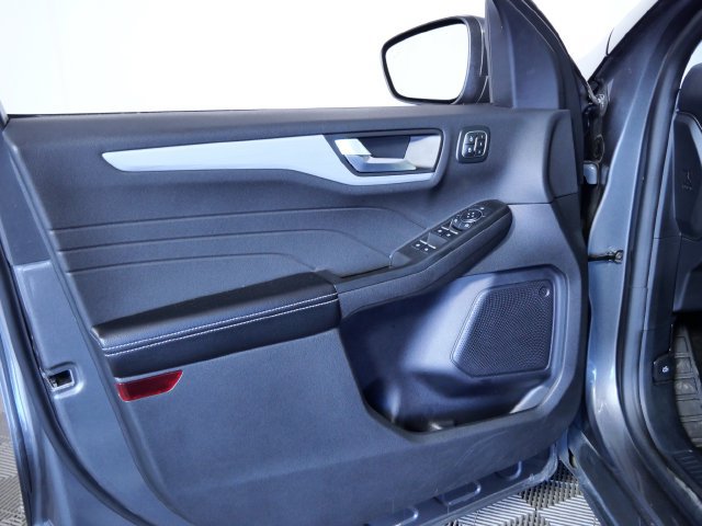 Certified 2025 Ford Escape Platinum AWD/4WD image 16