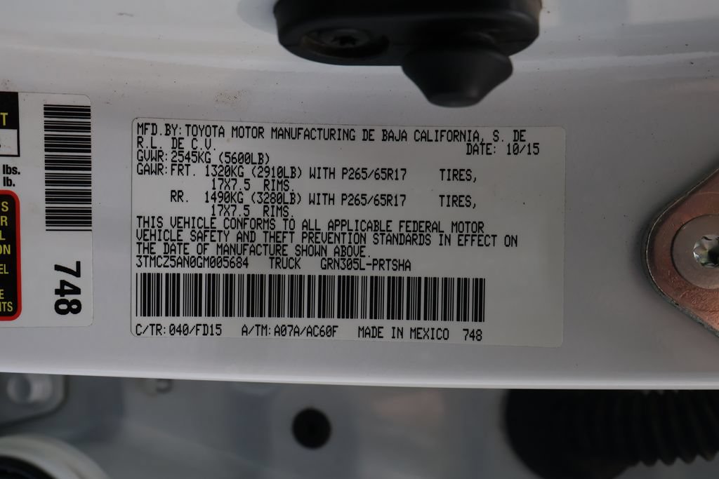 Used 2016 Toyota Tacoma TRD Sport AWD/4WD image 39
