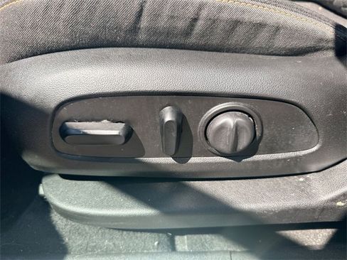 Used 2019 Chevrolet Equinox LT image 35