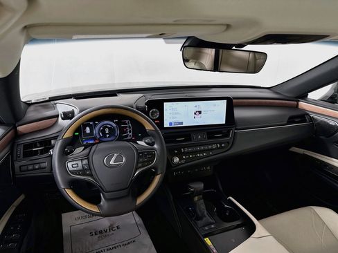 Used 2025 Lexus ES 300h Ultra Luxury w/ Accessory Package (Z2) FWD image 24