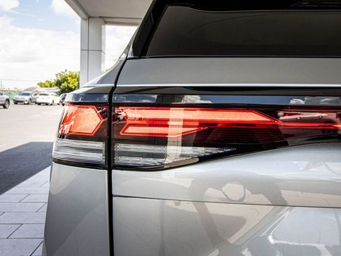 New 2026 Volkswagen Tiguan S FWD image 15