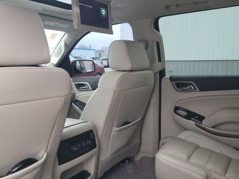 Used 2020 GMC Yukon XL Denali w/ Denali Premium Package image 12