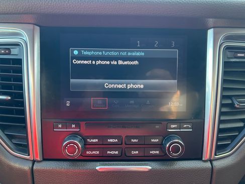 Used 2018 Porsche Macan image 24