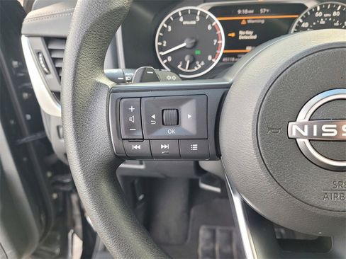 Used 2024 Nissan Rogue SV image 17