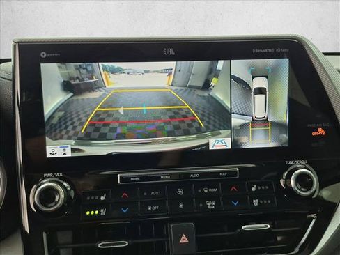 Used 2021 Toyota Highlander Platinum AWD/4WD image 14