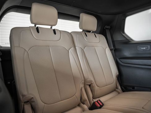 New 2025 Jeep Grand Cherokee L Limited w/ Luxury Tech Group II image 33